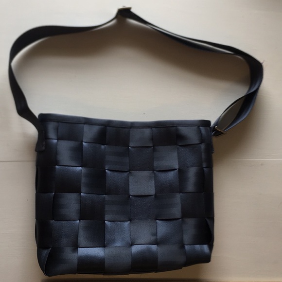 Harveys Handbags - HARVEYS Large Seatbeltbag Messanger Crossbody